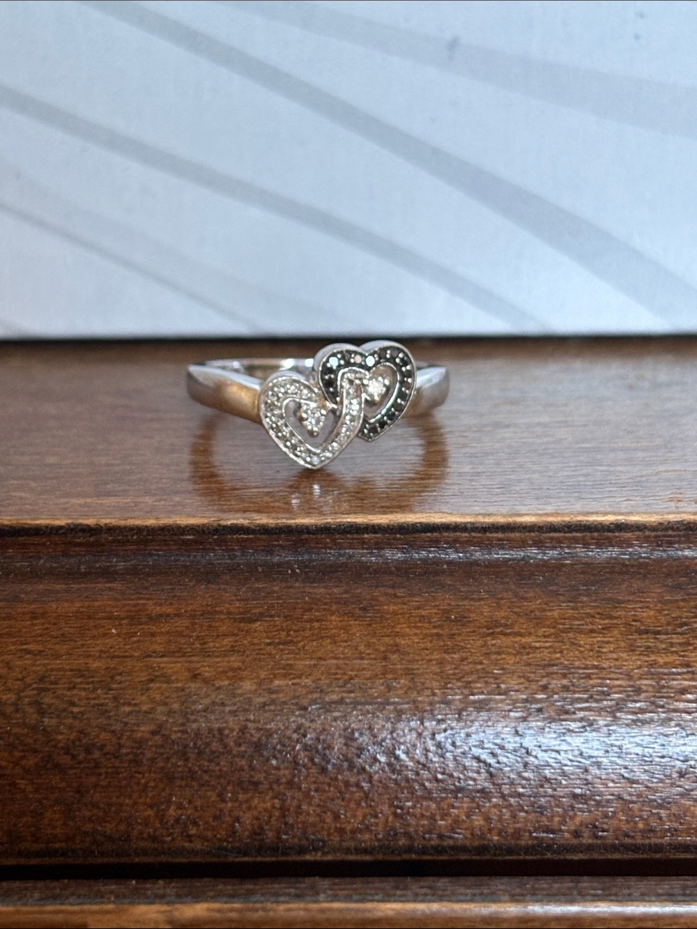 10kt White Gold Genuine 1/8tcw Black & White Diamond Double Heart Ring Size 8